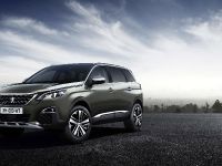 PEUGEOT 5008 (2017) - picture 5 of 10