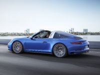 Porsche 911 Tagra 4S (2017) - picture 2 of 3