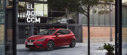 SEAT Leon (2017) - picture 7 of 16