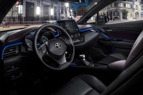 Toyota C-HR (2017) - picture 9 of 14