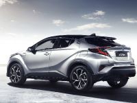 Toyota C-HR (2017) - picture 4 of 14