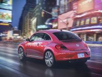 2017 Volkswagen PinkBeetle Limited Edition , 2 of 3