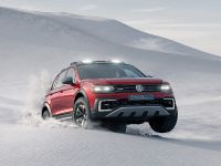 Volkswagen Tiguan GTE Active Concept (2017) - picture 5 of 13