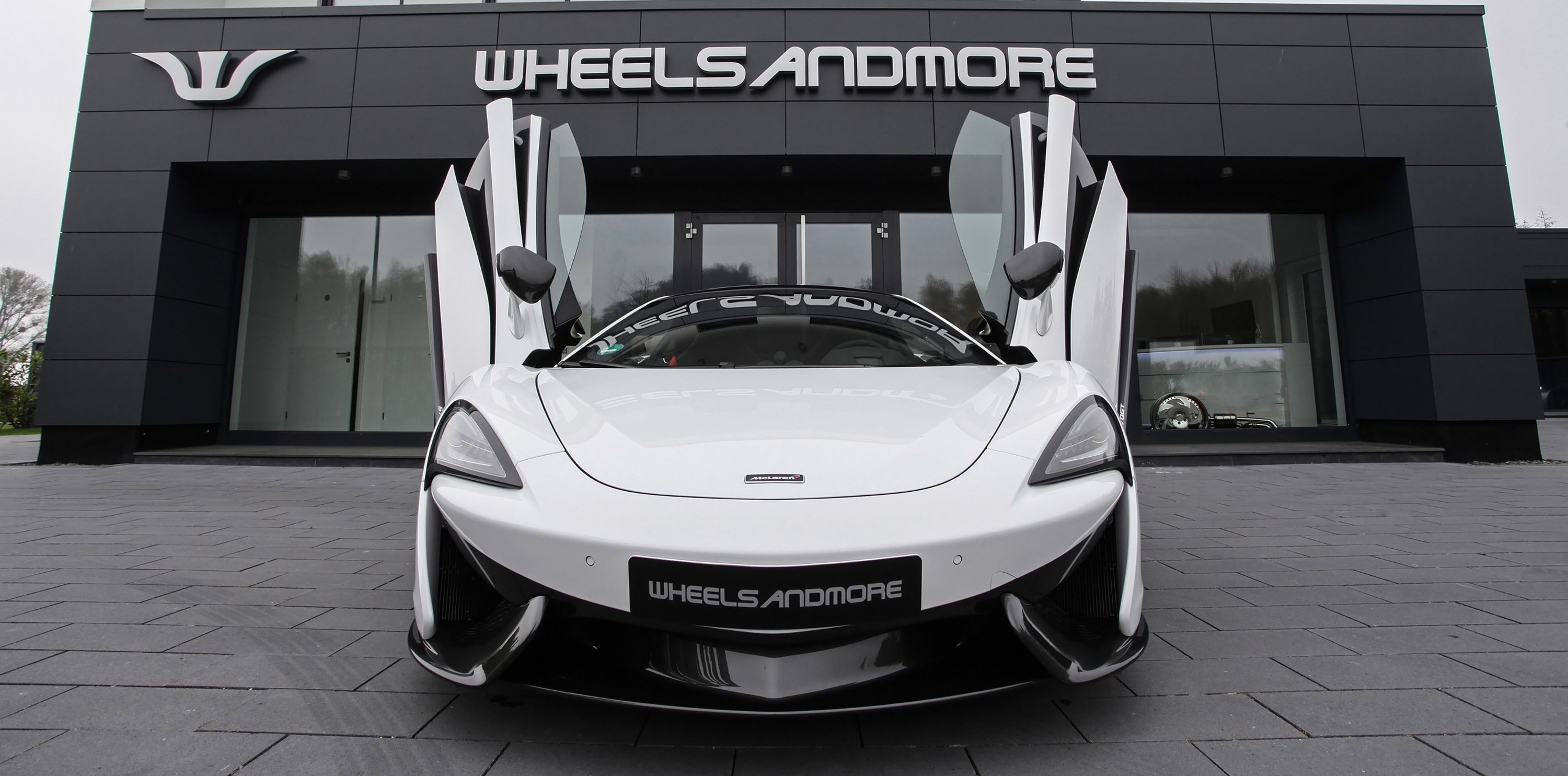 Wheelasandmore McLaren 570 GT HORNESSE