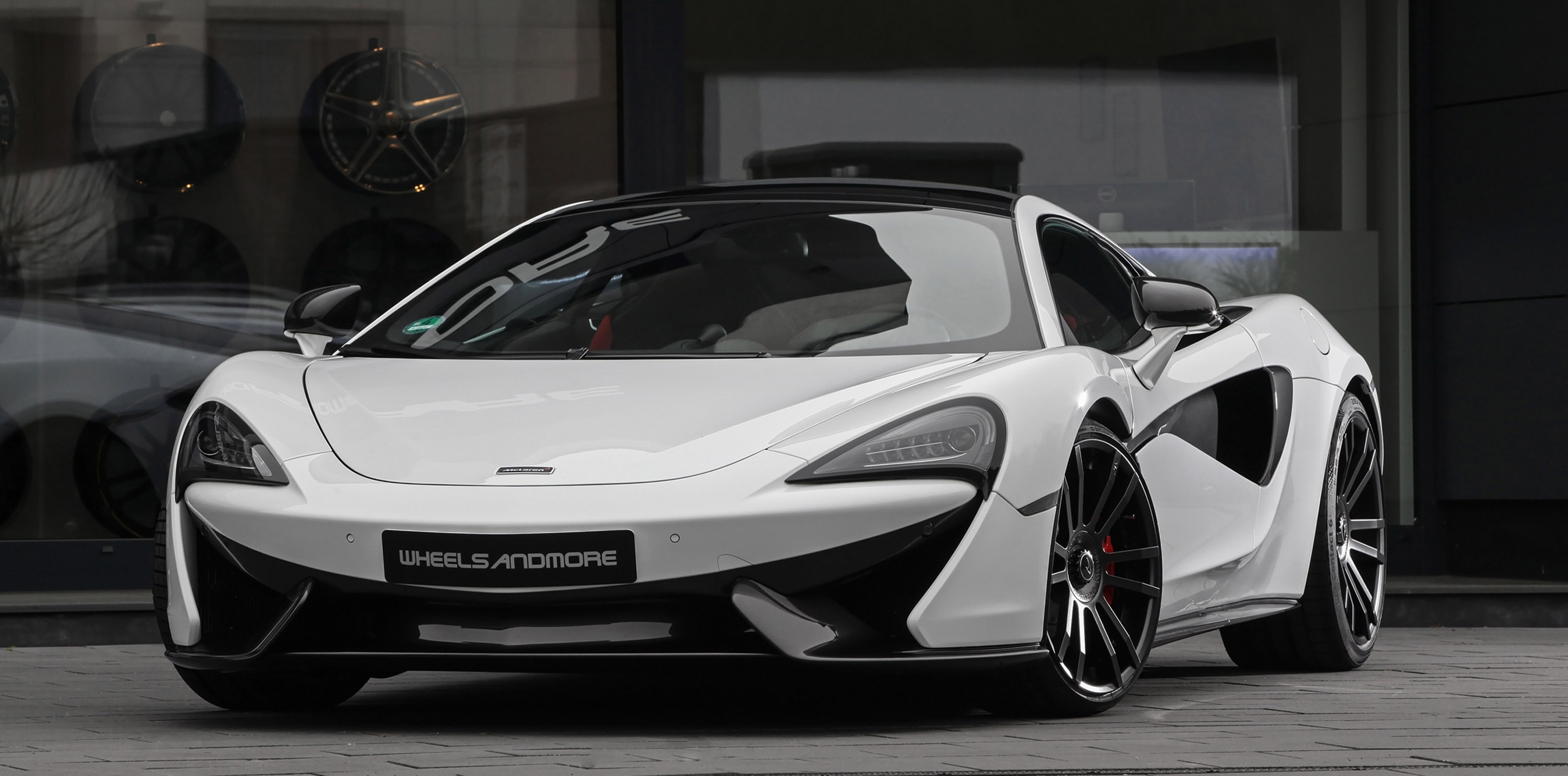 Wheelasandmore McLaren 570 GT HORNESSE