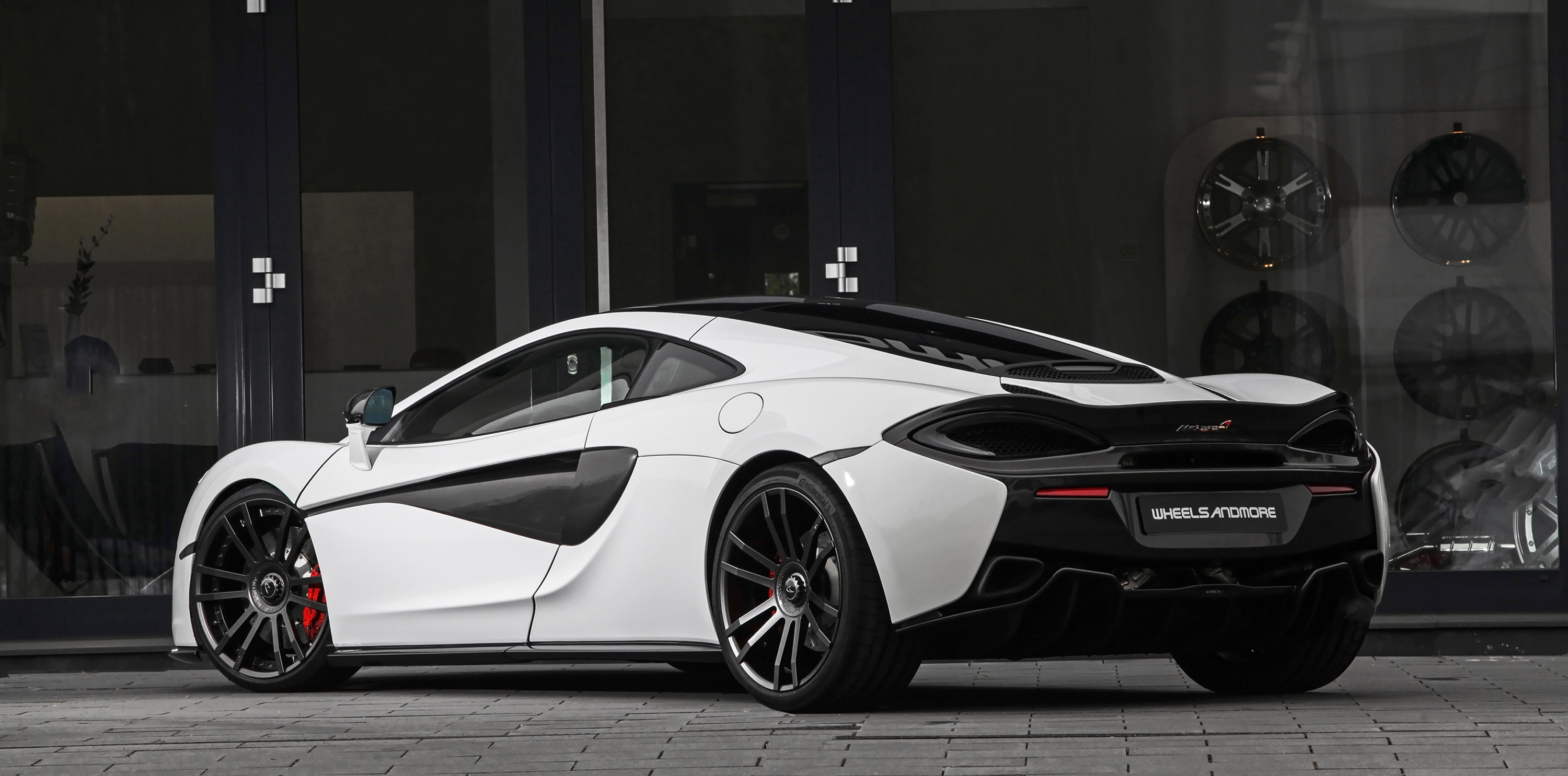 Wheelasandmore McLaren 570 GT HORNESSE