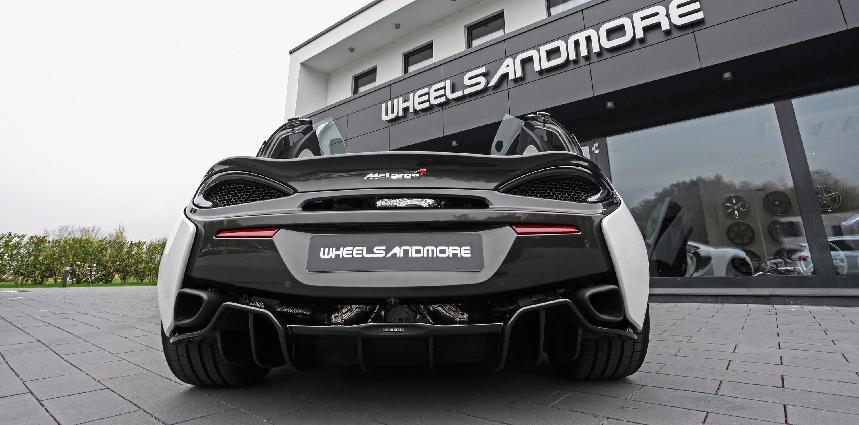 Wheelasandmore McLaren 570 GT HORNESSE