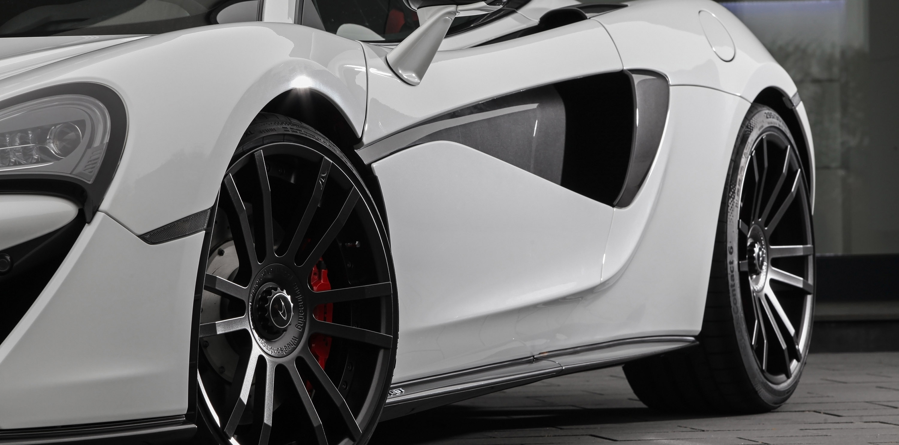 Wheelasandmore McLaren 570 GT HORNESSE