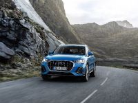 Audi Q3 SUV (2018) - picture 1 of 5