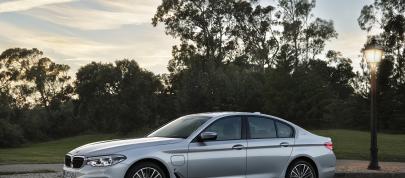 BMW 530e iPerformance 5 Series (2018) - picture 7 of 24
