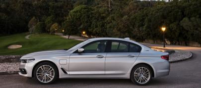 BMW 530e iPerformance 5 Series (2018) - picture 12 of 24