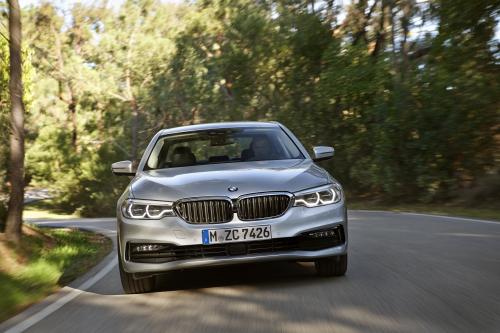 BMW 530e iPerformance 5 Series (2018) - picture 1 of 24