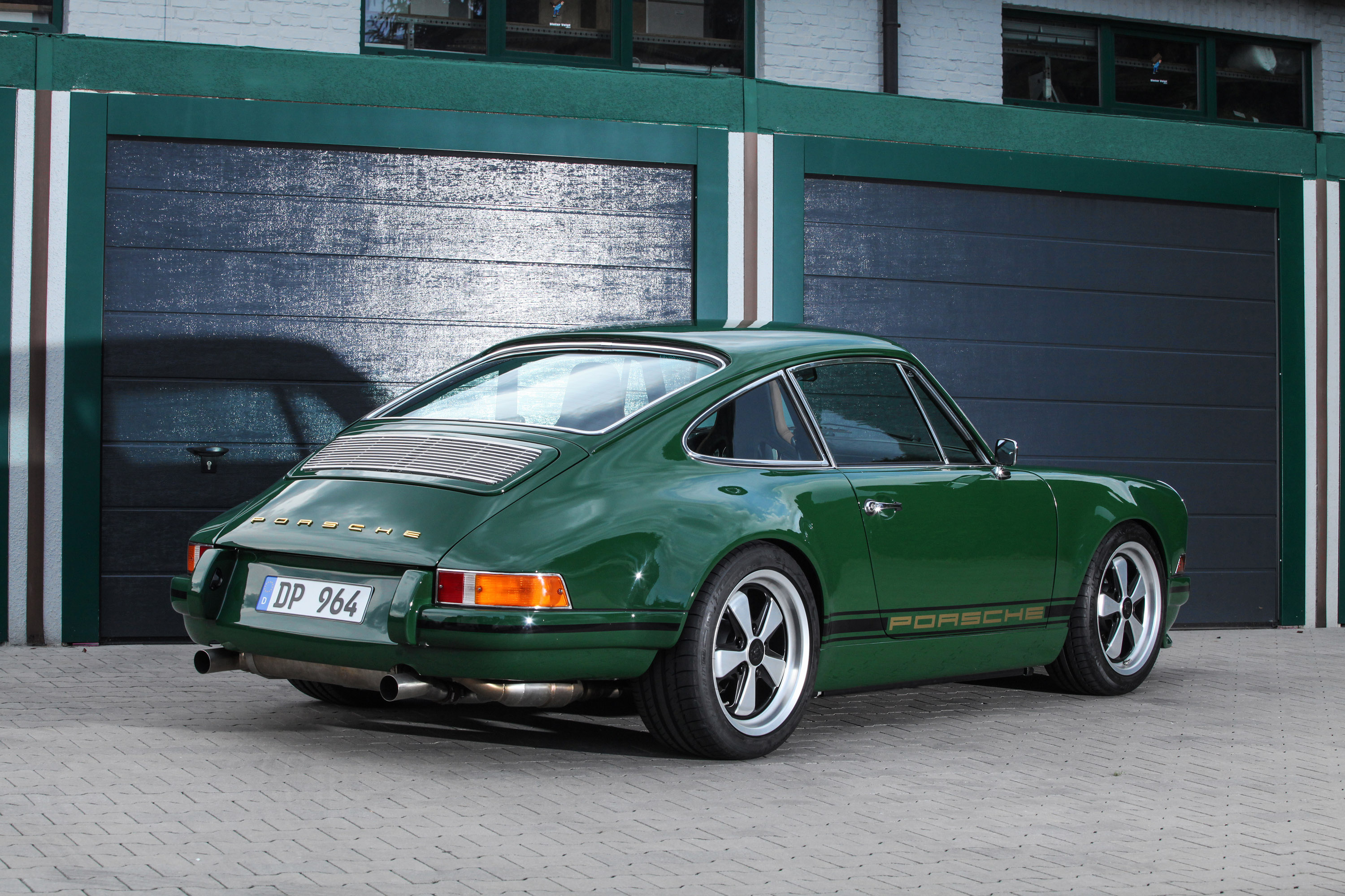 dp motorsport Porsche 964 Carrera Irish Green