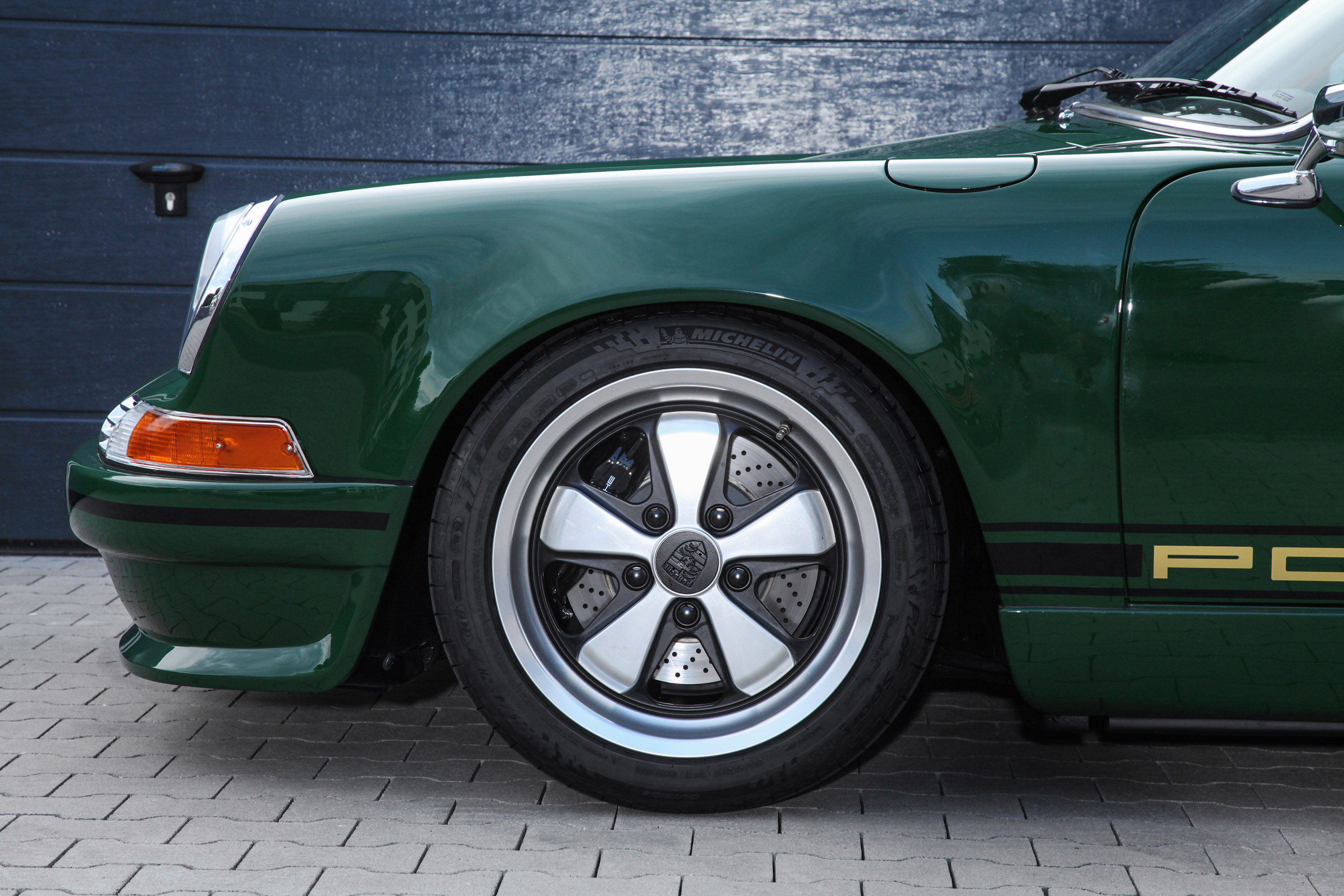 dp motorsport Porsche 964 Carrera Irish Green