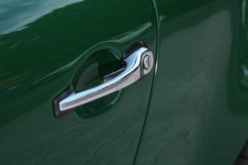 dp motorsport Porsche 964 Carrera Irish Green (2018) - picture 8 of 16