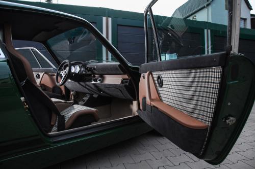 dp motorsport Porsche 964 Carrera Irish Green (2018) - picture 9 of 16