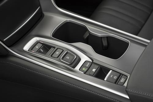 Honda Accord Hybrid (2018) - picture 17 of 22