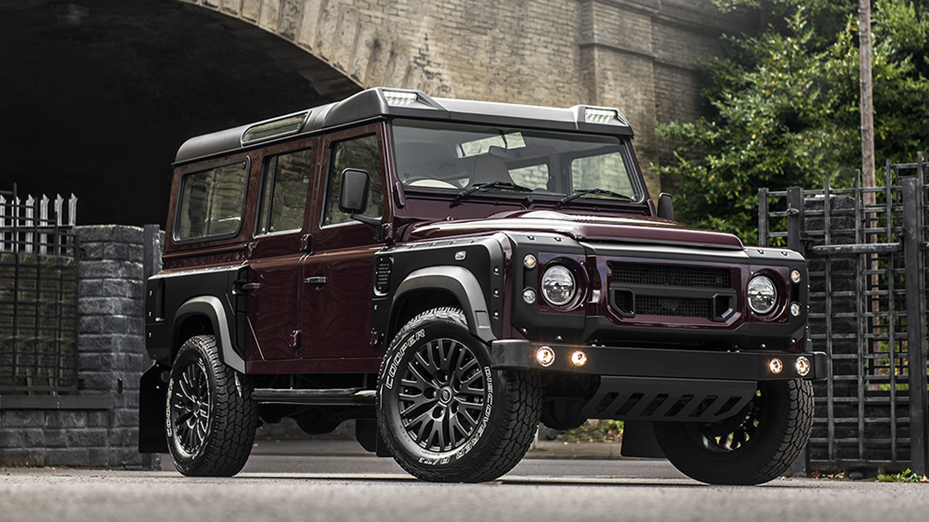 Kahn Desgin Land Rover Station Wagon Chelsea Wide Track