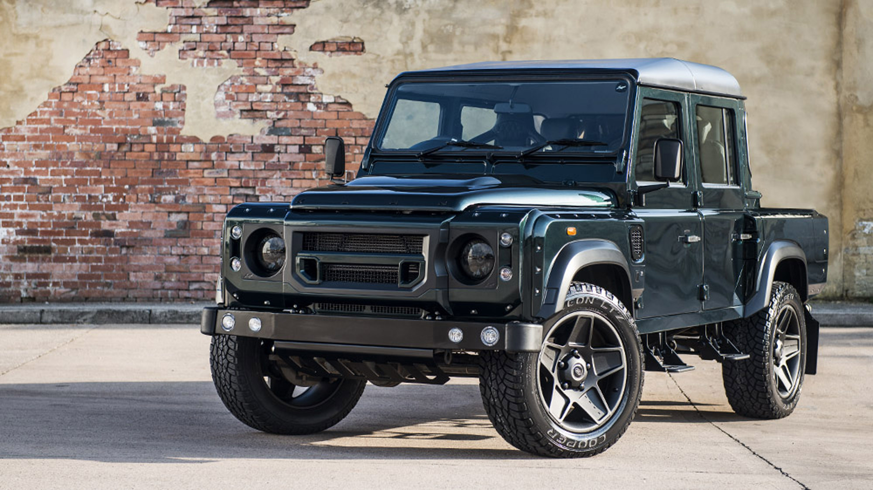 Kahn Design Aintree Green Defender