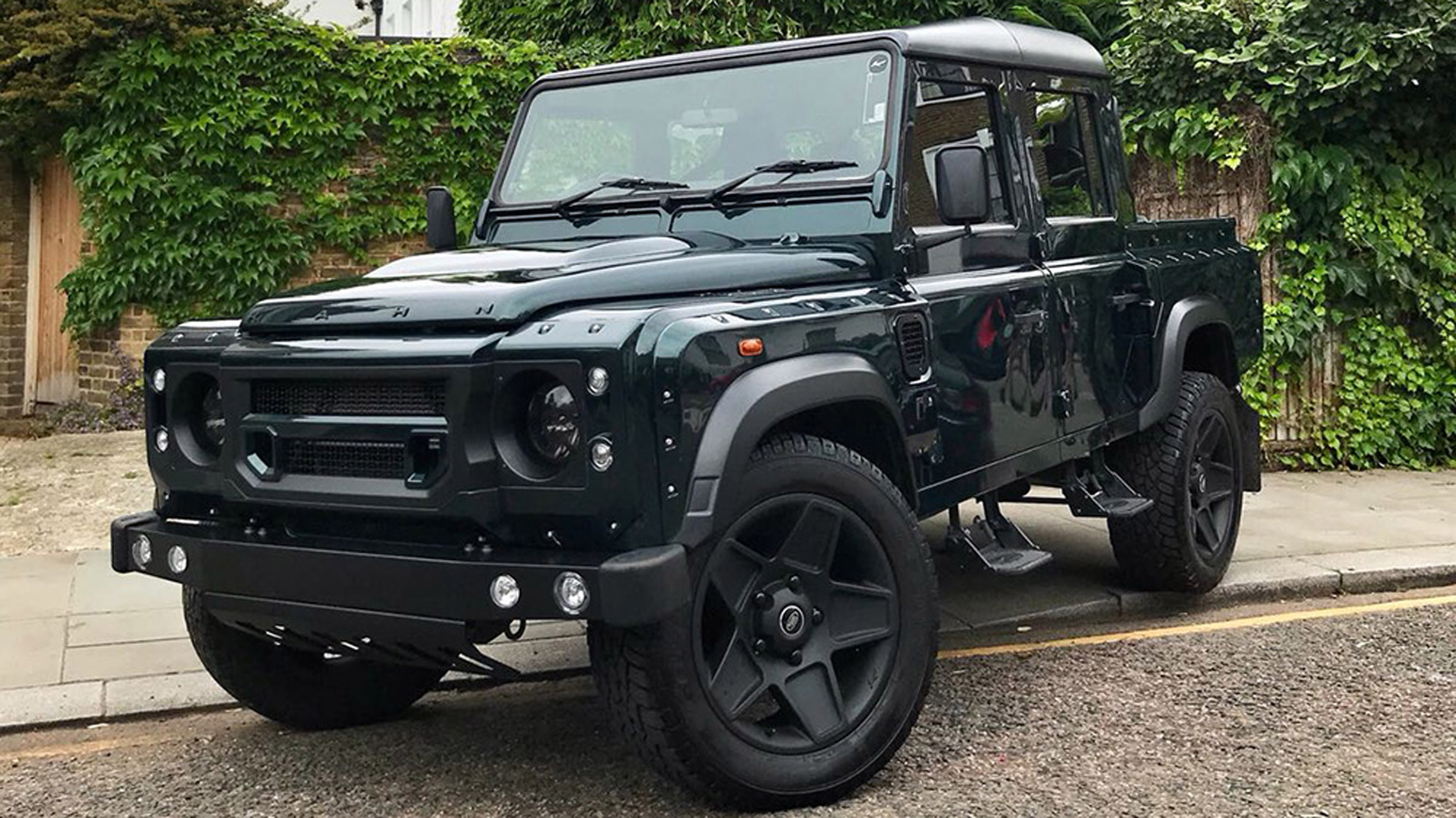 Kahn Design Aintree Green Defender