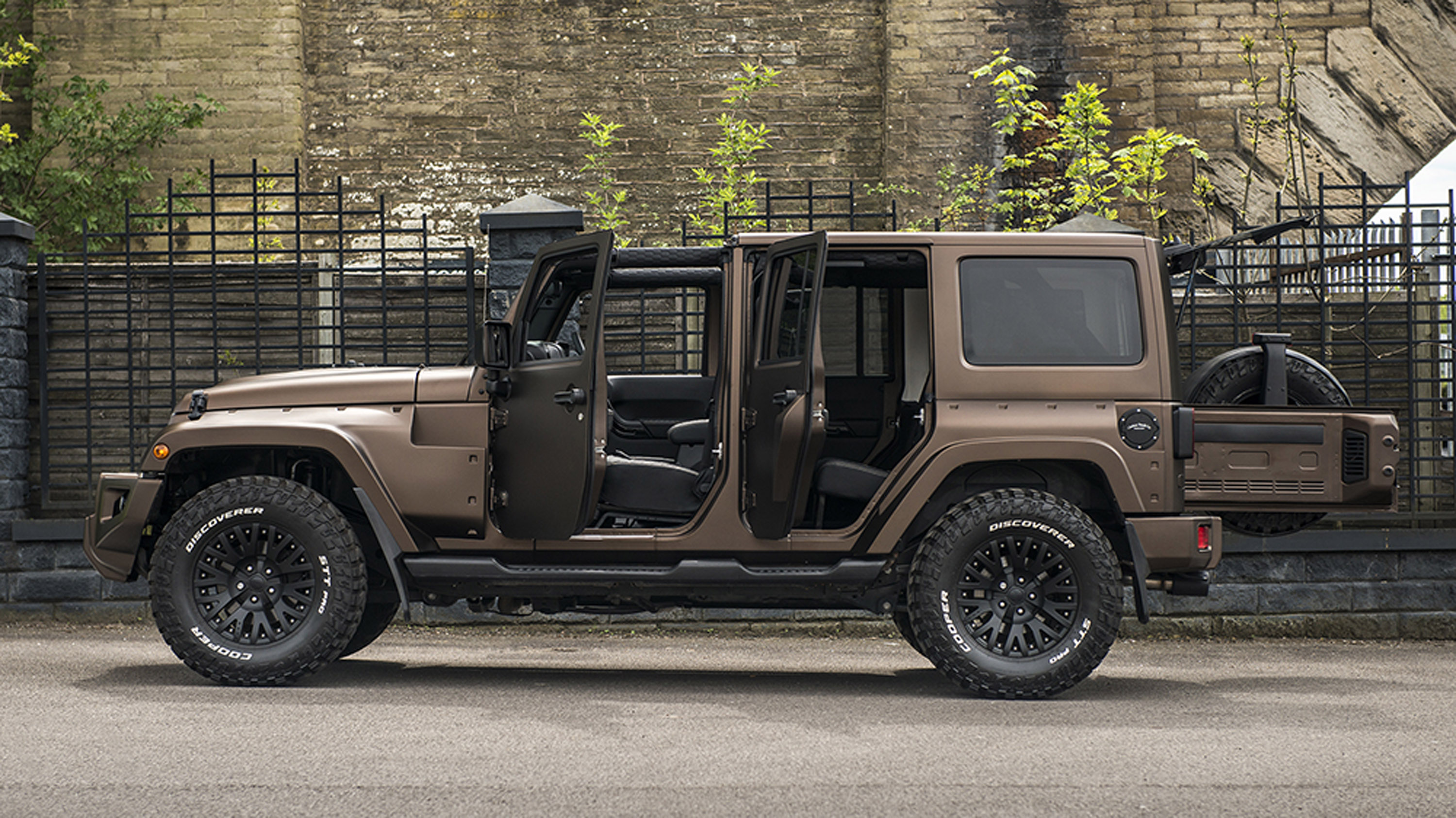 Kahn Design Jeep Wrangler Night Eagle