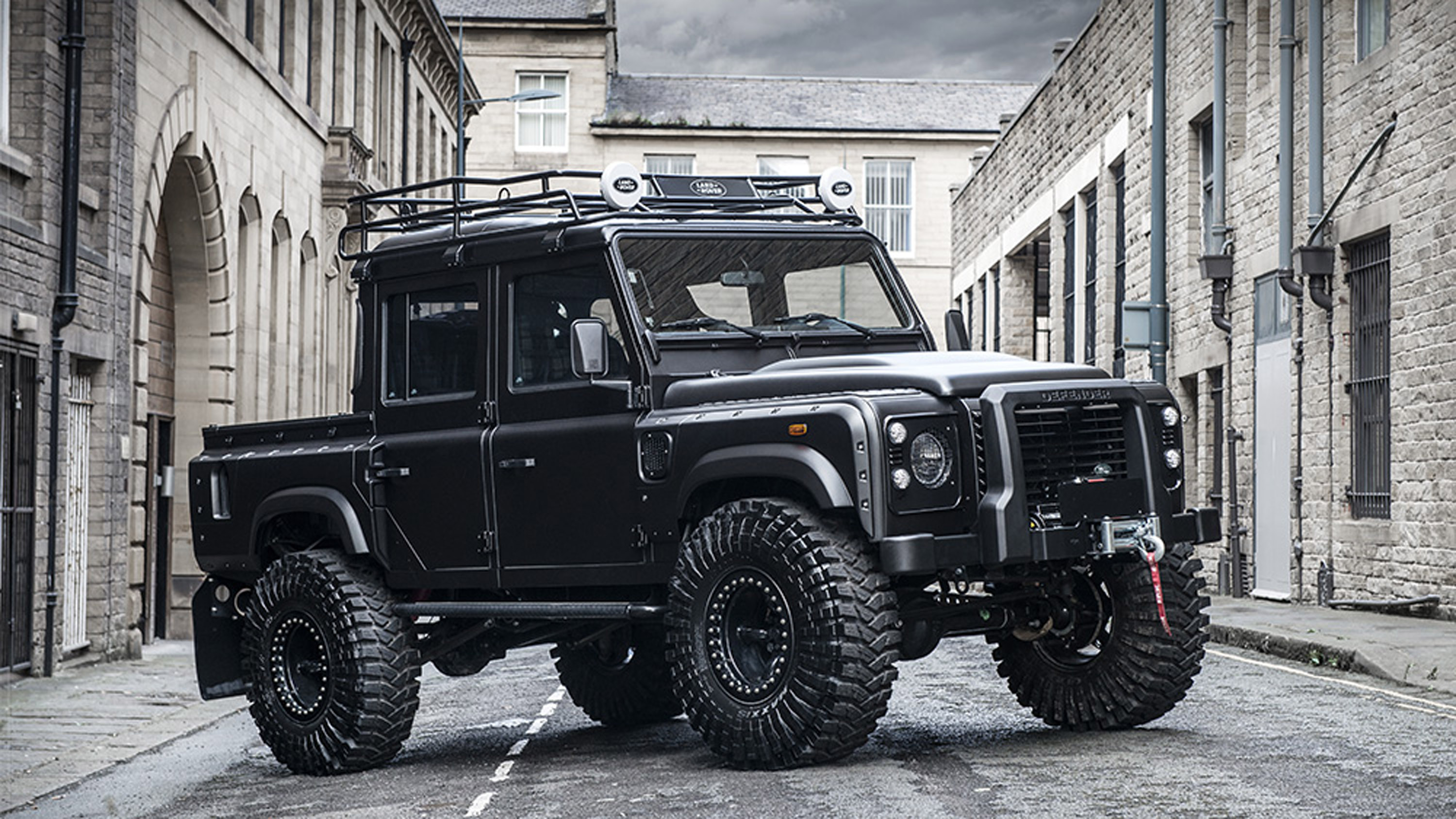 Kahn Design Land Rover Defender Big Foot