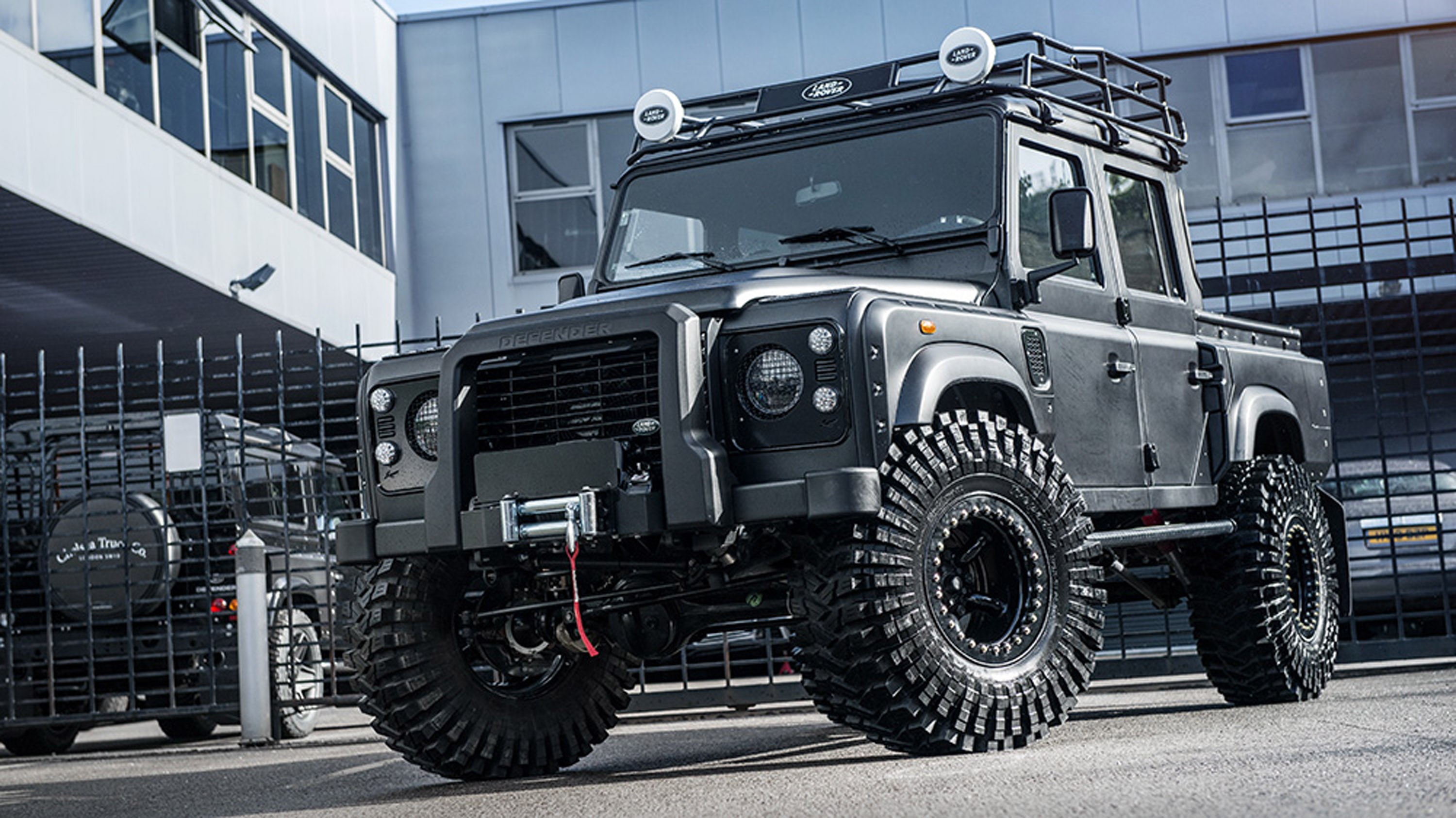 Kahn Design Land Rover Defender Big Foot