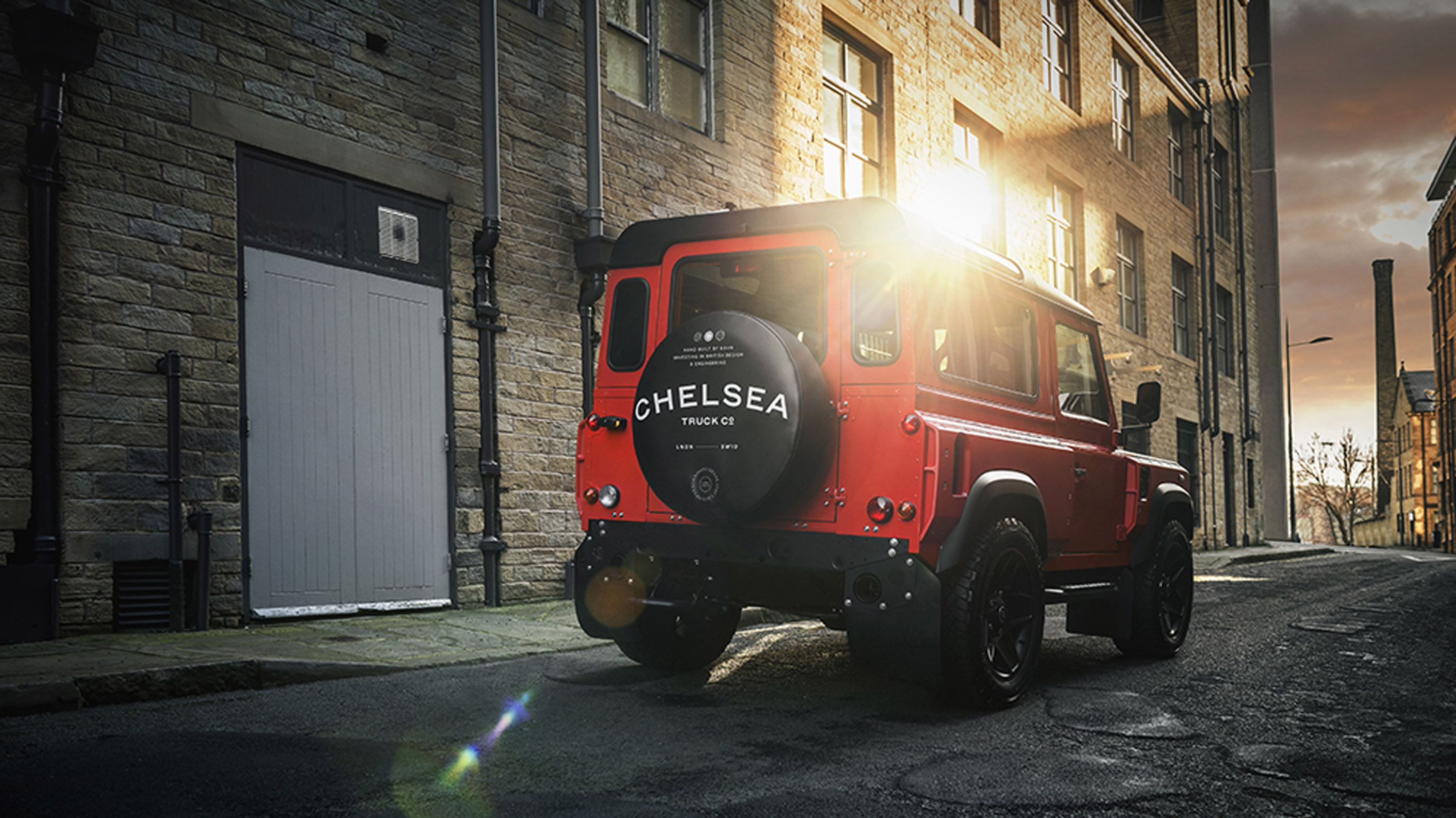 Kahn Design Land Rover Defender End Edition