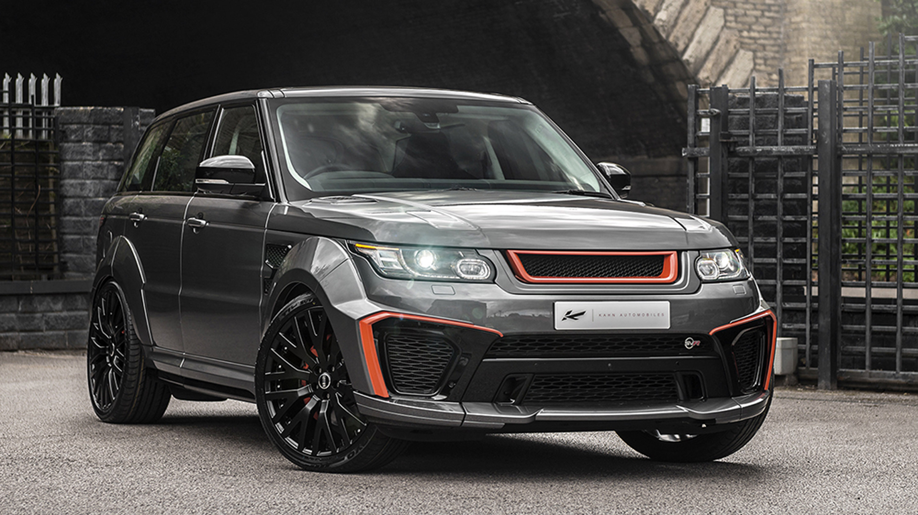 Kahn Design Land Rover Range Rover SVR Pace Car