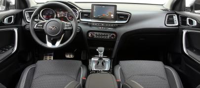 Kia Ceed 1.0 T-GDI 6 MT (2018) - picture 7 of 18