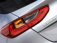 Kia Ceed 1.0 T-GDI 6 MT (2018) - picture 14 of 18