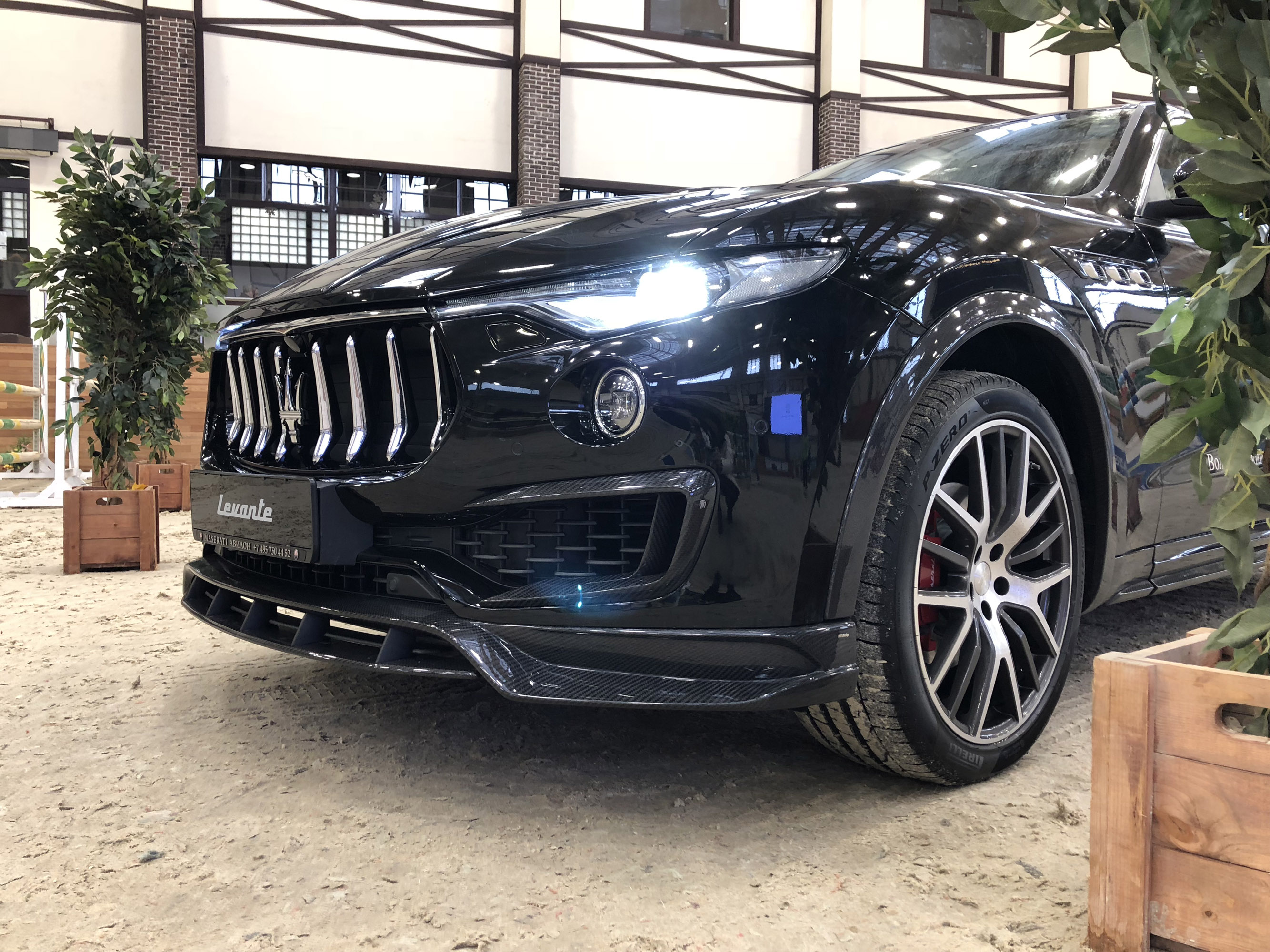 LARTE Design Maserati Levante Black Shtorm