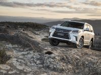 Lexus LX 400d (2018) - picture 3 of 14