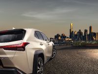 Lexus UX SUV (2018) - picture 7 of 8