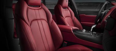 Maserati Levante GTS (2018) - picture 4 of 5