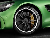 Mercedes-AMG GT R (2018) - picture 8 of 14