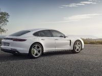 Porsche Panamera 4 E-Hybrid (2018) - picture 5 of 8