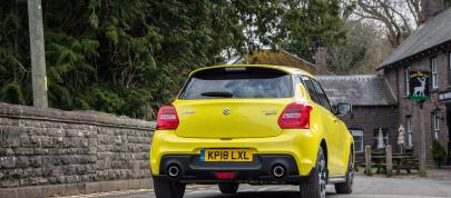 Suzuki Swift Sport (2018) - picture 4 of 5