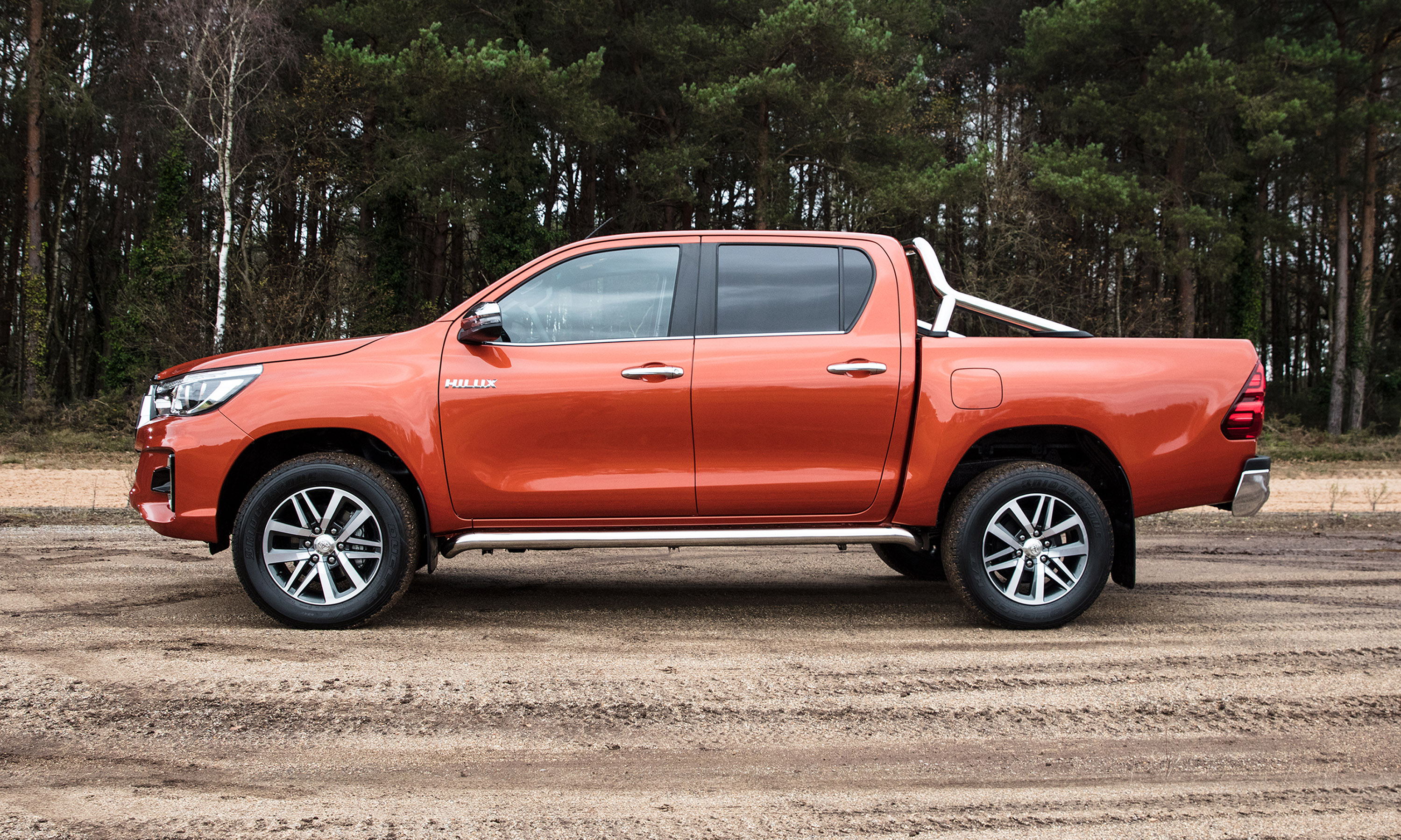 Toyota Hilux Invincible X