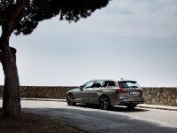 Volvo V60 Inscription (2018) - picture 5 of 8