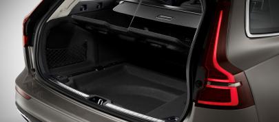 Volvo V60 (2018) - picture 12 of 13