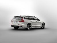 Volvo V60 (2018) - picture 5 of 13