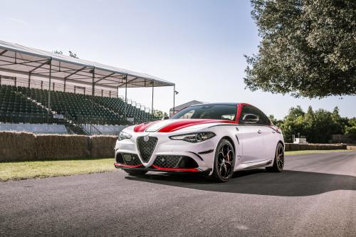Alfa Romeo Racing Edition (2019) - picture 1 of 4