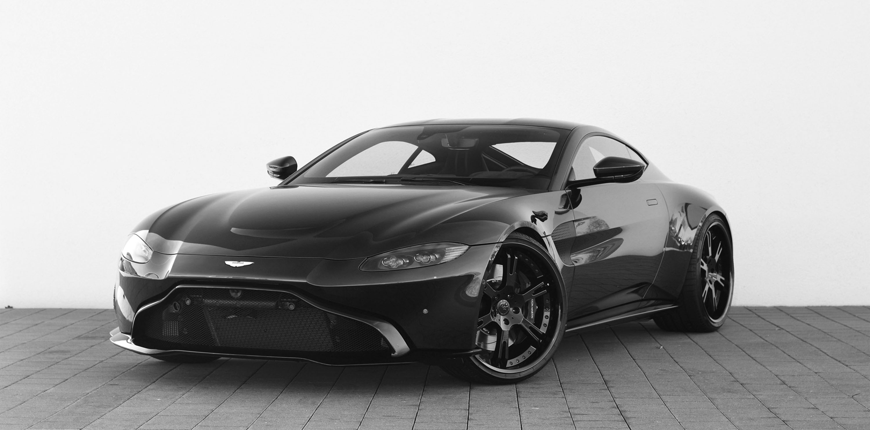 Wheelsandmore Aston Martin Vantage