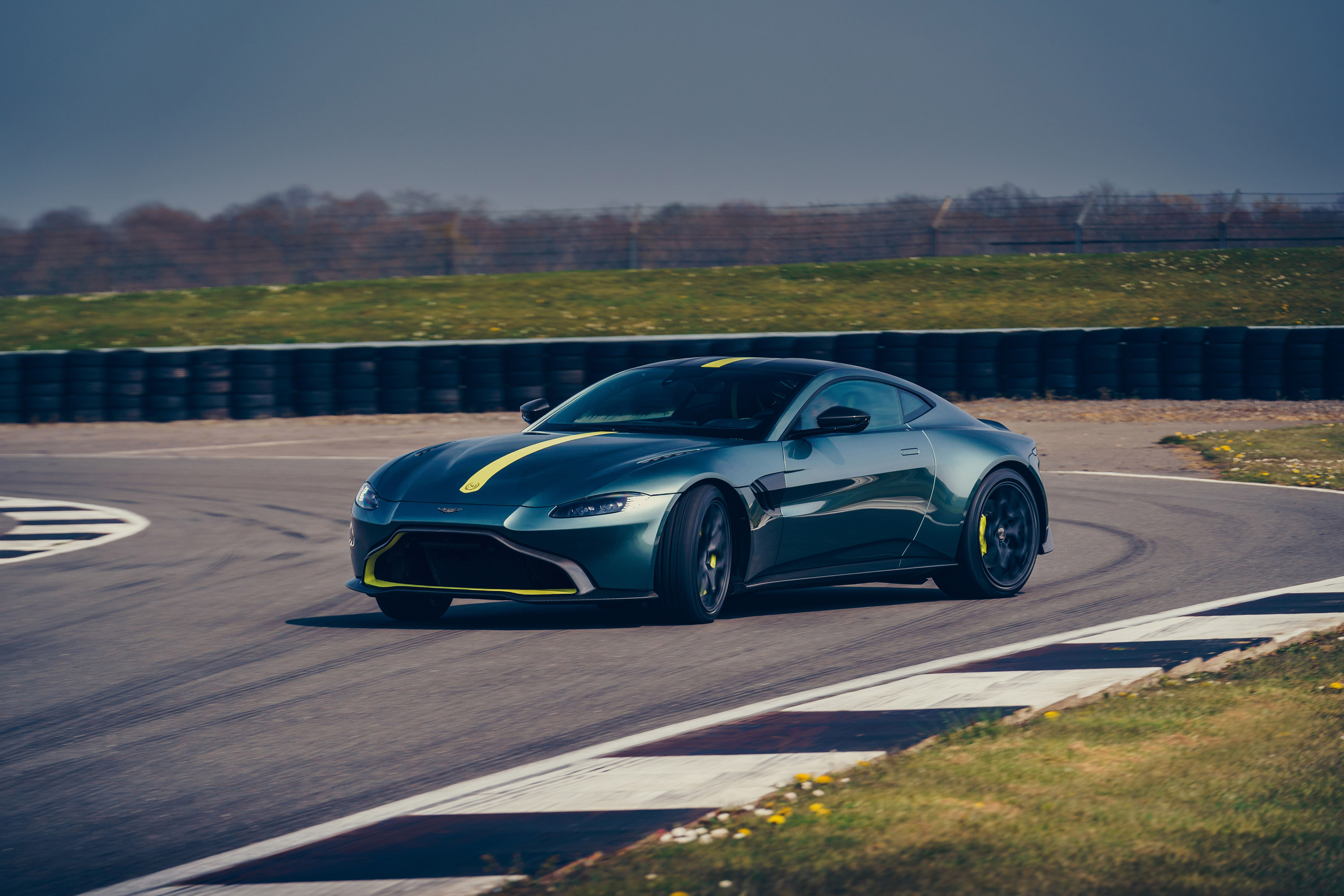 Aston Martin Vantage AMR