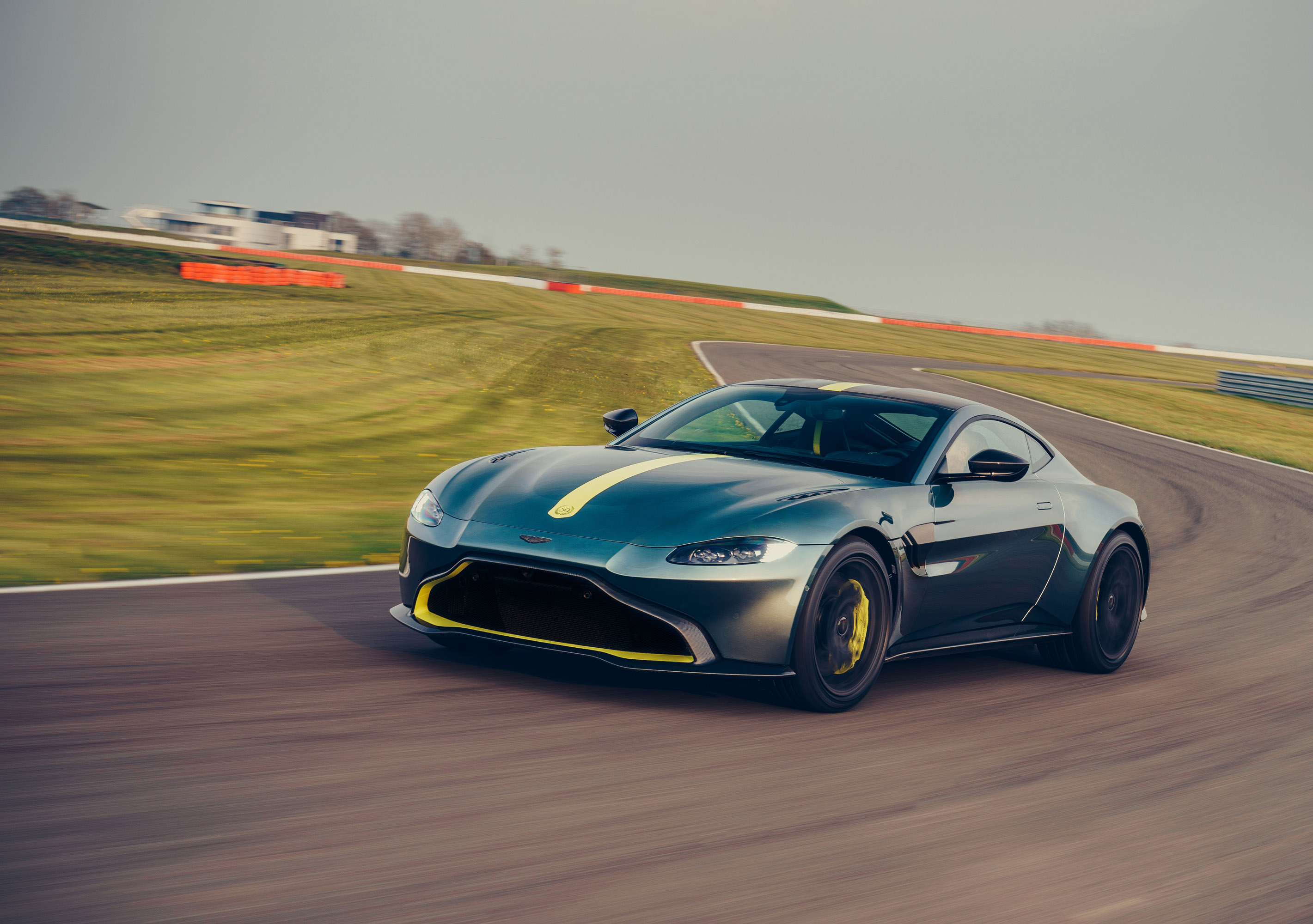 Aston Martin Vantage AMR