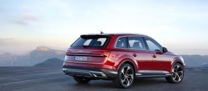 Audi Q7 (2019) - picture 7 of 13