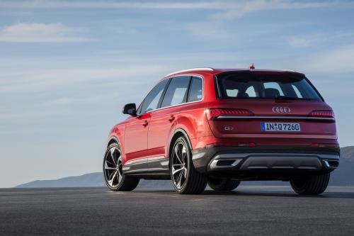 Audi Q7 (2019) - picture 8 of 13