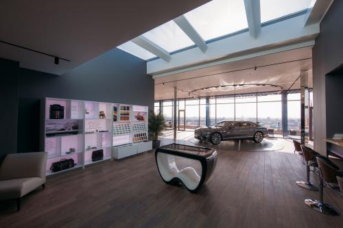 Bentley Flying Spur in Moscow (2019) - picture 9 of 10