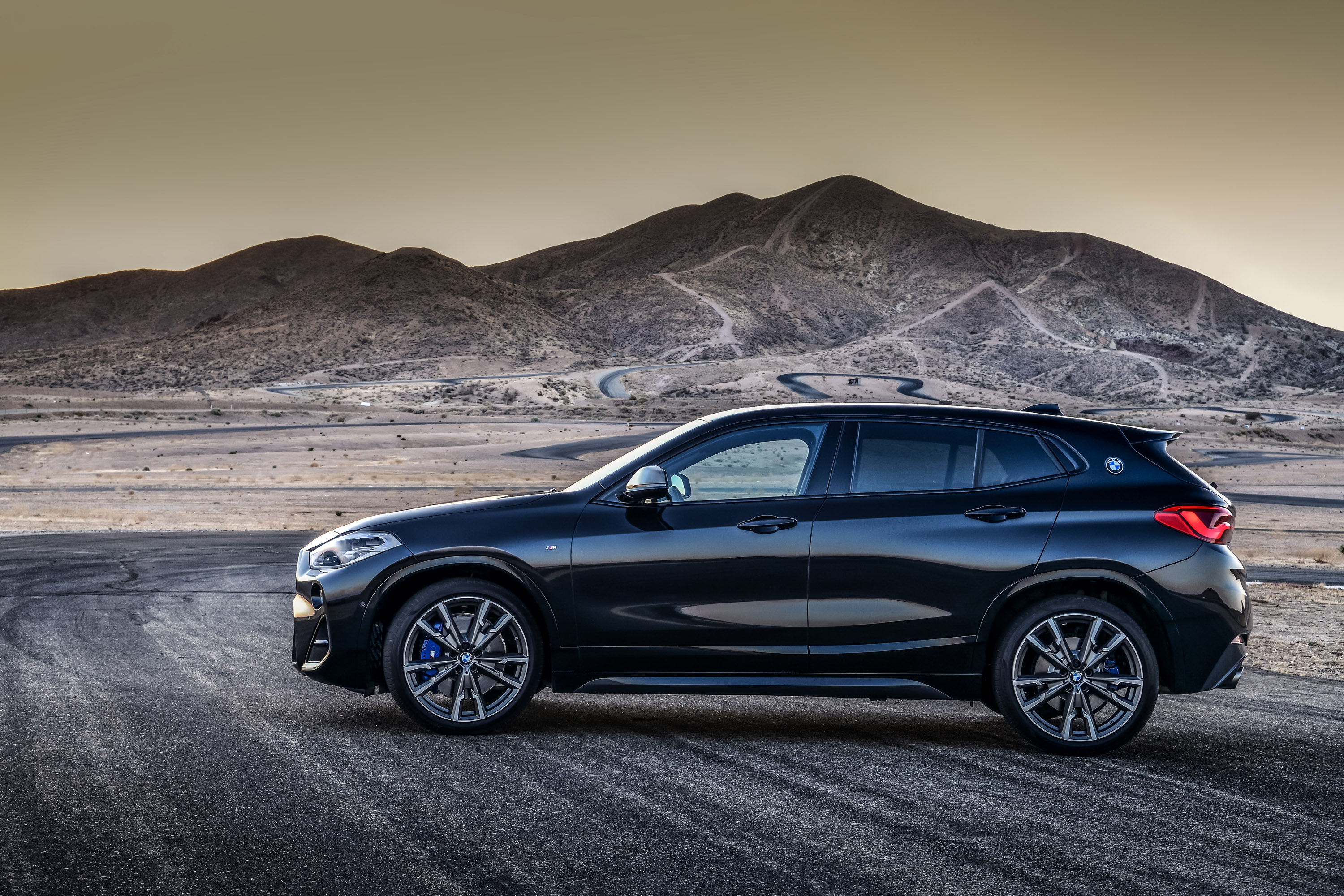 Икс машины 2. BMW x2. БМВ x2 m. BMW x2 m35i 2019. BMW x2 новый кузов.